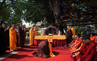 尼泊尔中华寺隆重举行浴佛法会